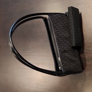 GUESS Purse & Wallet Signature set in black